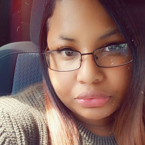 Meet your Posher, Leta - Picture 1 of 1